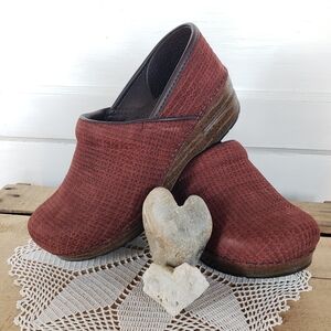 Russet Dansko Pro Clogs Textured Nubuck Suede Boho Pairie Cottage Whimsy 7.5-8